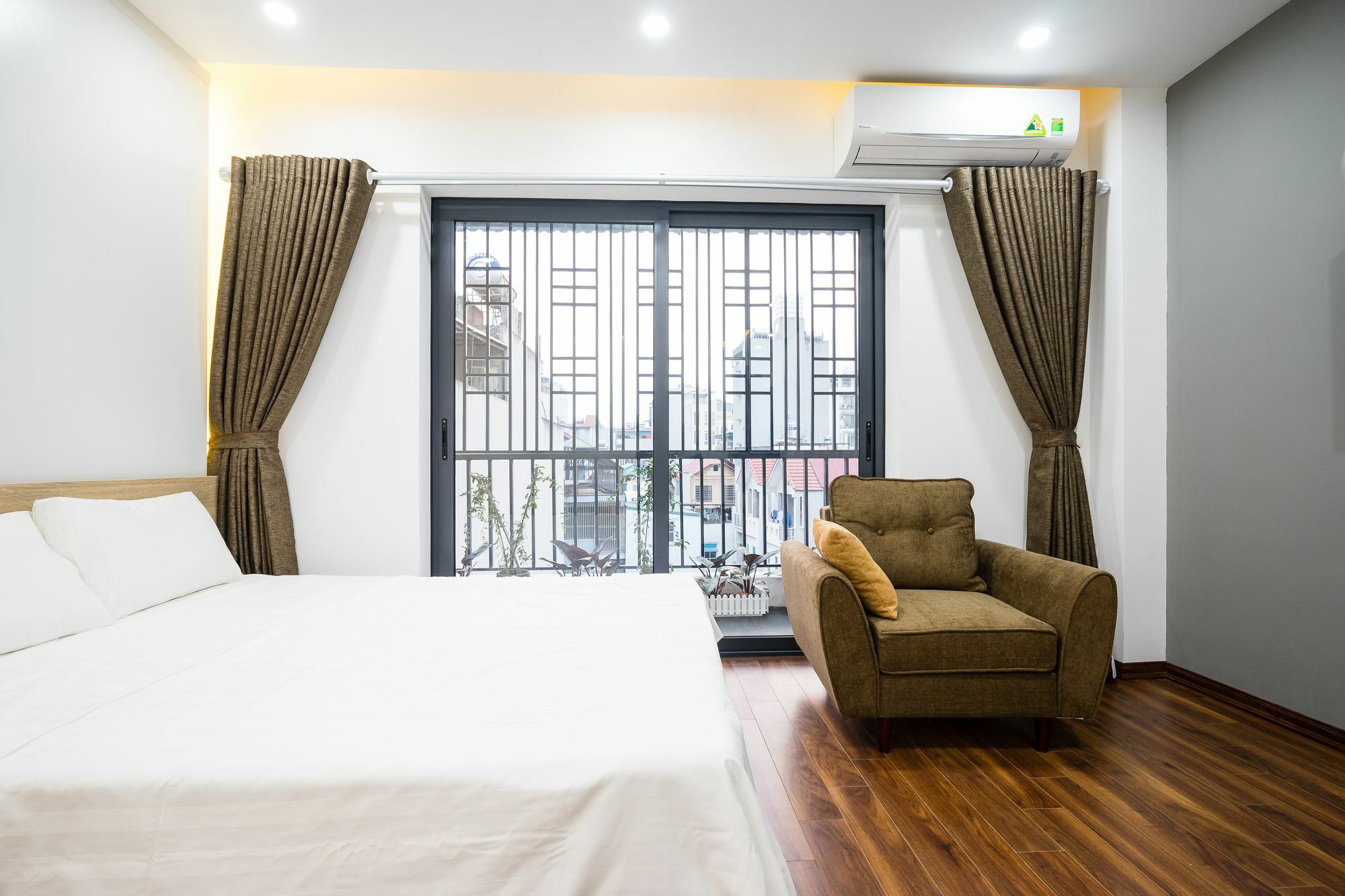 Ann House Hotel And Apartment Ханой Екстер'єр фото